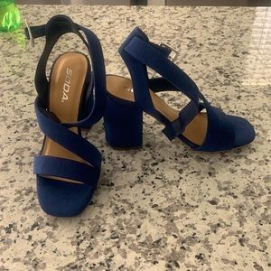 Navy blue heels